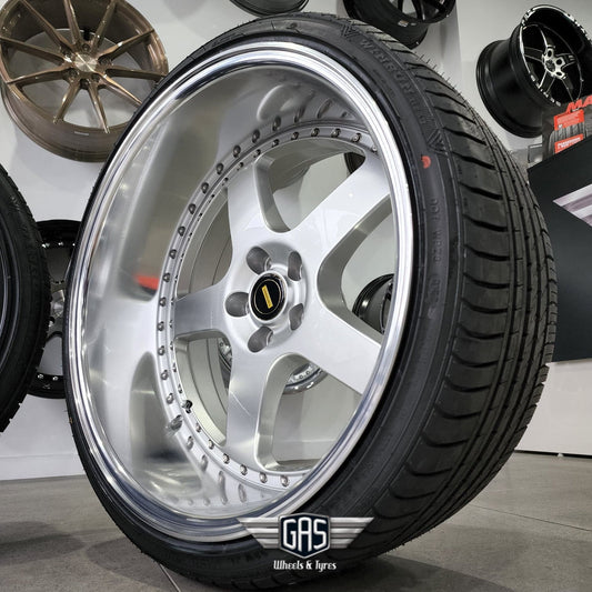 Simmons FR1 20x10 Flow Form Silver Mirror Lip
