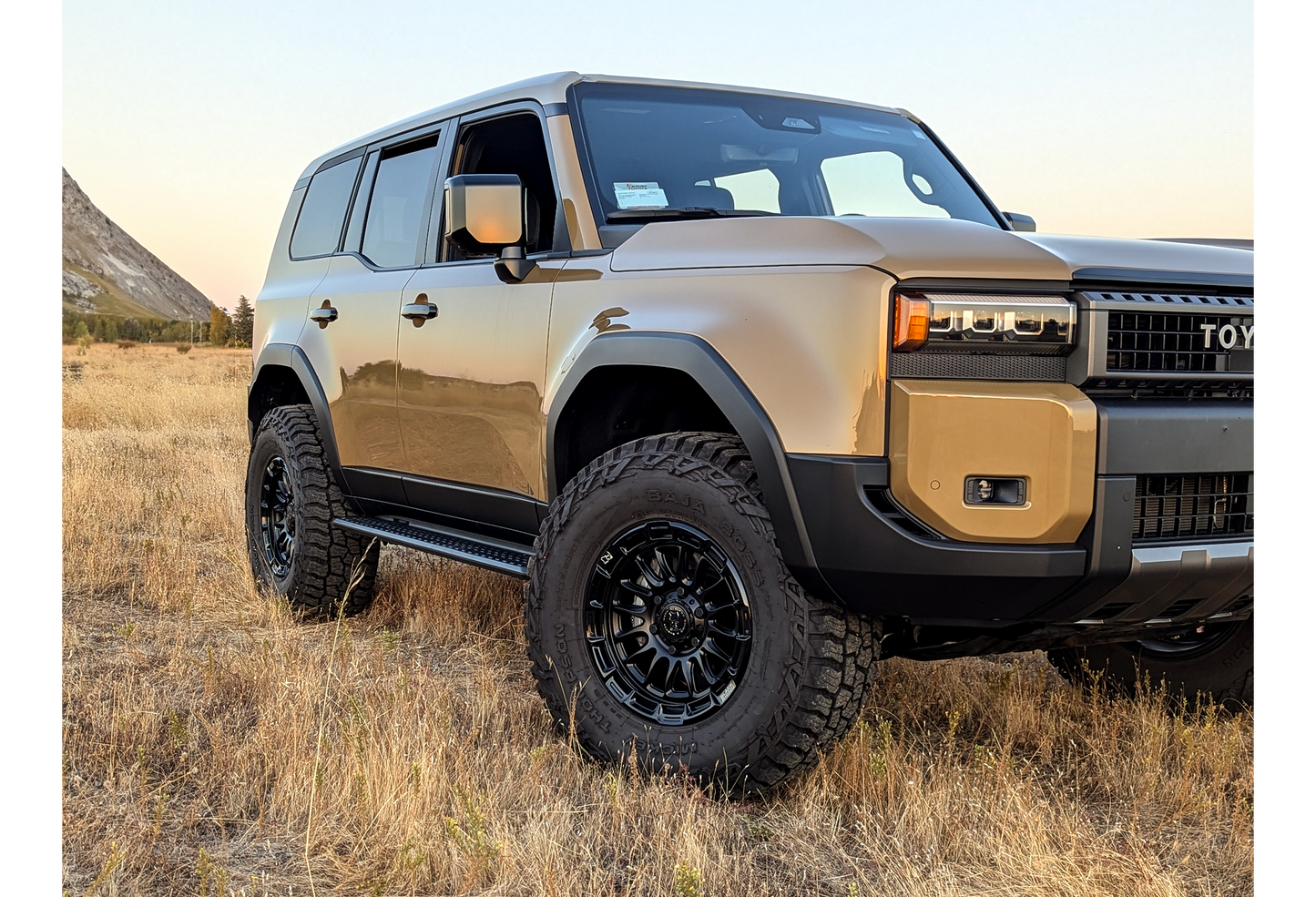 BLACK RHINO RIVAL Matte Black Gloss Black Lip