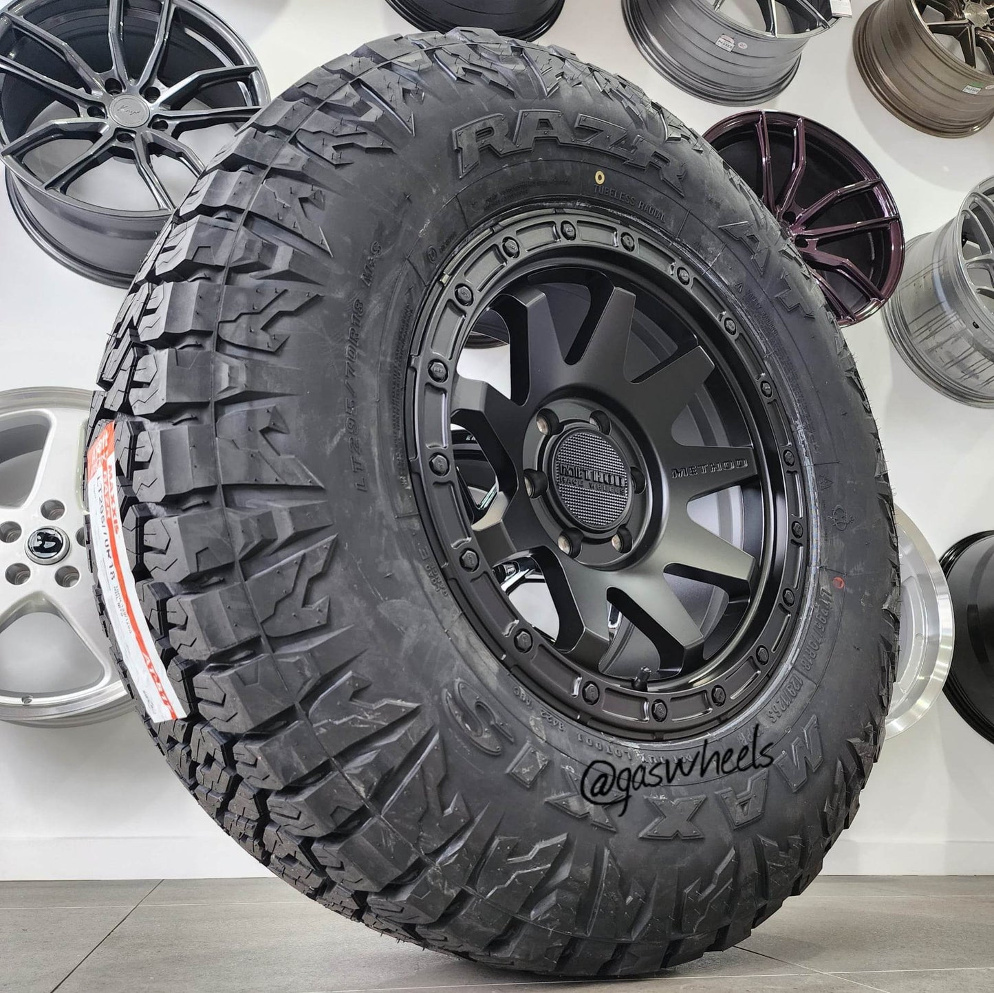 MAXXIS RAZR AT811