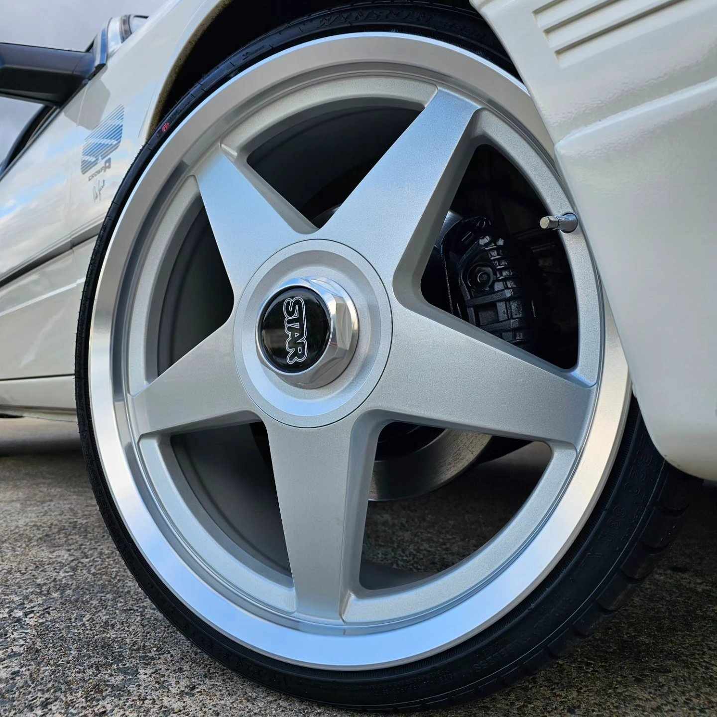 STAR WHEELS - SILVER MACHINED LIP – Gas Wheels & Tyres